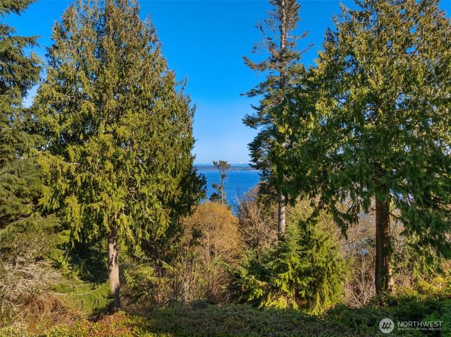 10700 NE Broomgerrie Road, Bainbridge Island, WA 98110