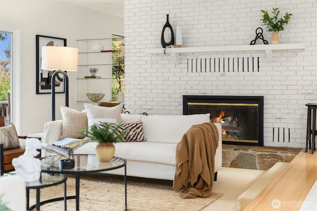 10700 NE Broomgerrie Road, Bainbridge Island, WA 98110