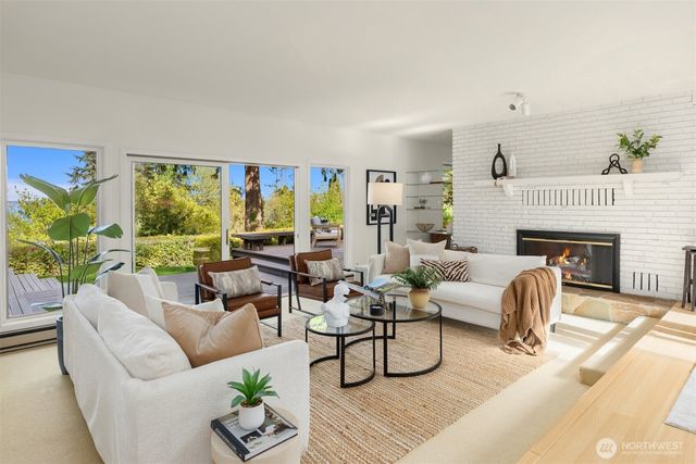 10700 NE Broomgerrie Road, Bainbridge Island, WA 98110