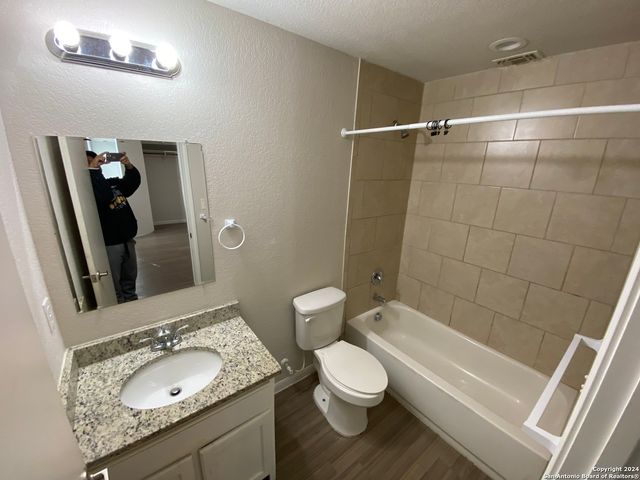 1611 N NAVIDAD ST, San Antonio, TX 78201