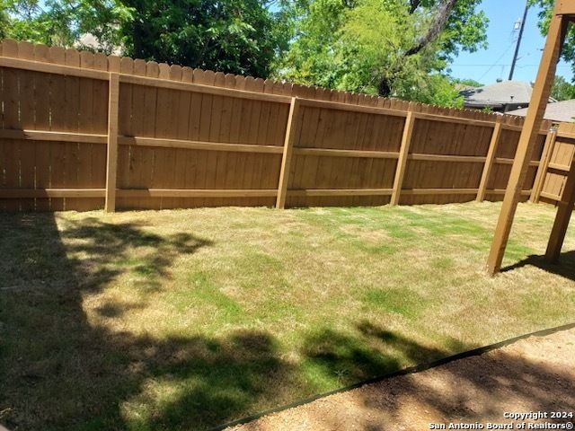 1611 N NAVIDAD ST, San Antonio, TX 78201