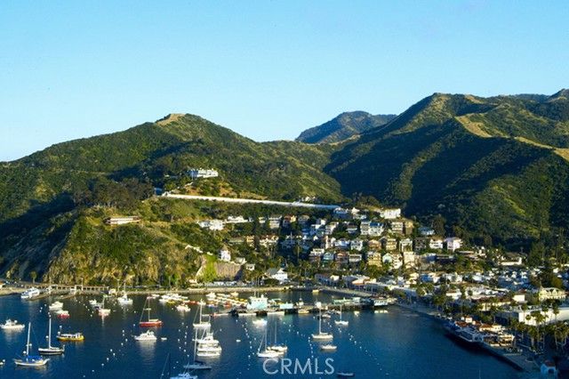 335 Clemente Avenue, Avalon, CA 90704