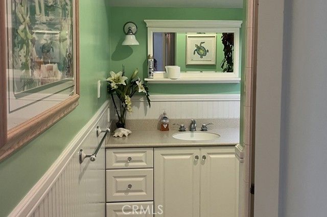 335 Clemente Avenue, Avalon, CA 90704