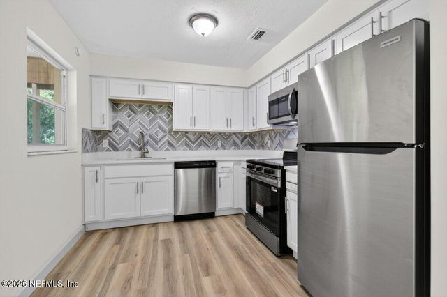 133 MAGNOLIA Avenue E, East Palatka, FL 32131