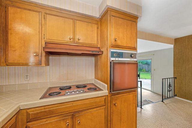 7430 Conrad Dr, Sacramento, CA 95828