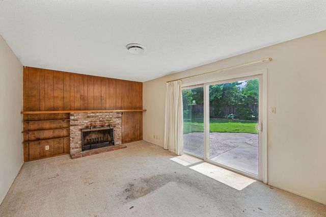 7430 Conrad Dr, Sacramento, CA 95828