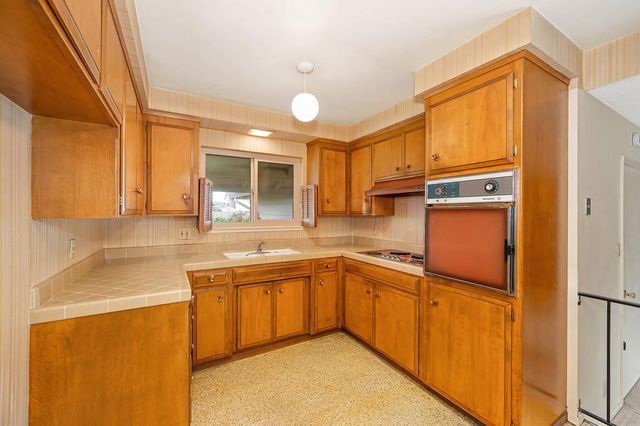 7430 Conrad Dr, Sacramento, CA 95828