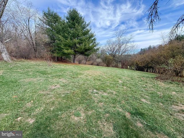 87 CHEVY LN, Newport, PA 17074