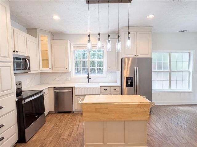 346 Carnation Drive, Social Circle, GA 30025