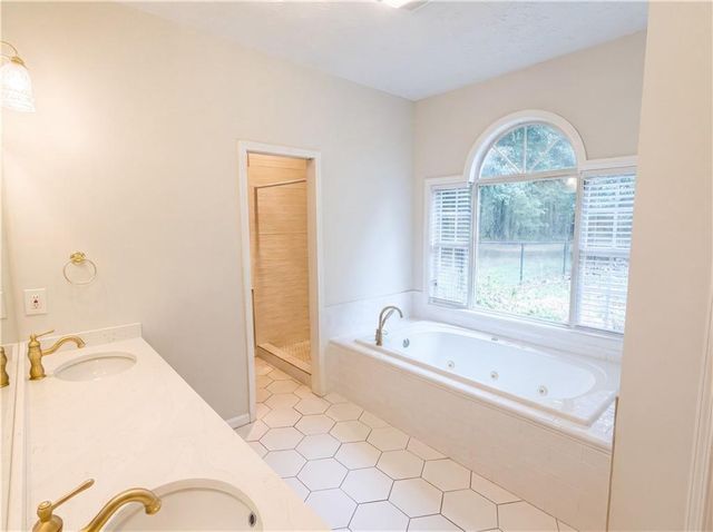 346 Carnation Drive, Social Circle, GA 30025