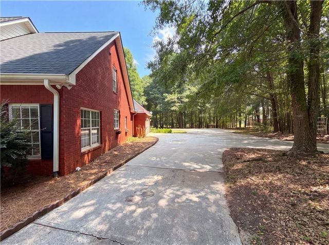 346 Carnation Drive, Social Circle, GA 30025