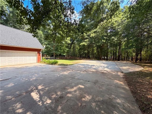 346 Carnation Drive, Social Circle, GA 30025