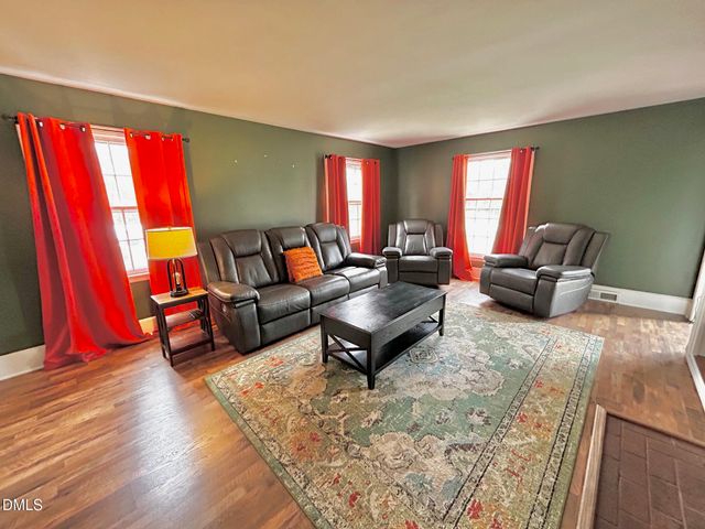 802 Russell Avenue, Reidsville, NC 27320