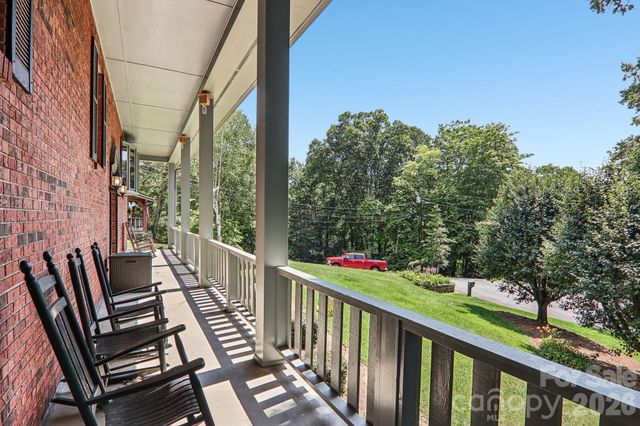 57 Chateau Place, Waynesville, NC 28786