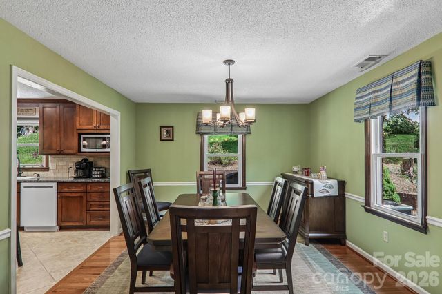 57 Chateau Place, Waynesville, NC 28786