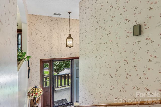 57 Chateau Place, Waynesville, NC 28786