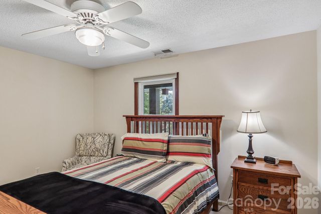57 Chateau Place, Waynesville, NC 28786