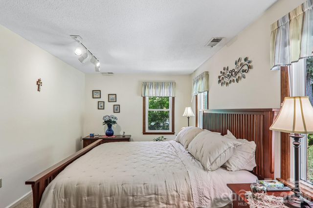 57 Chateau Place, Waynesville, NC 28786