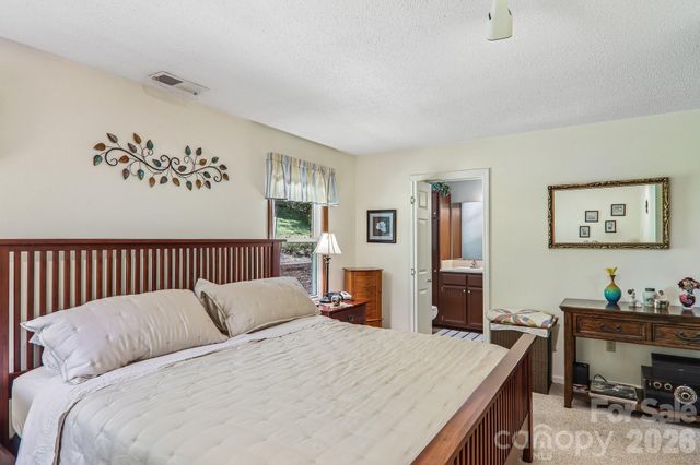 57 Chateau Place, Waynesville, NC 28786