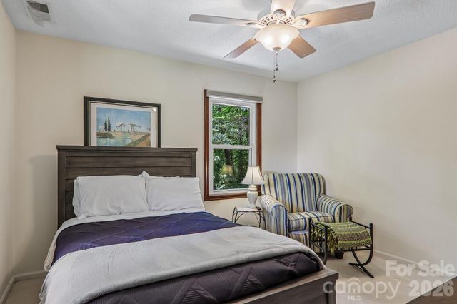 57 Chateau Place, Waynesville, NC 28786