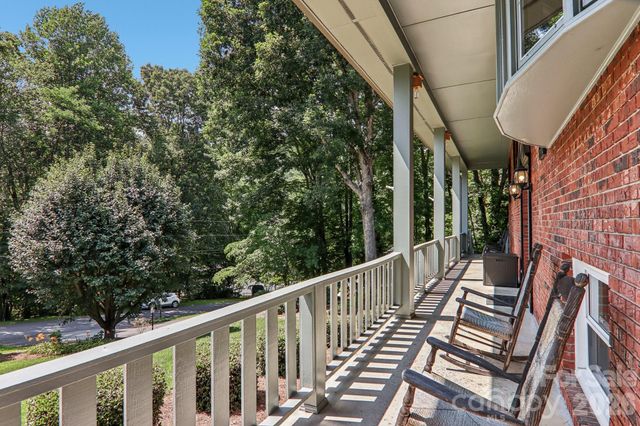 57 Chateau Place, Waynesville, NC 28786