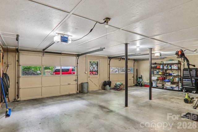 57 Chateau Place, Waynesville, NC 28786