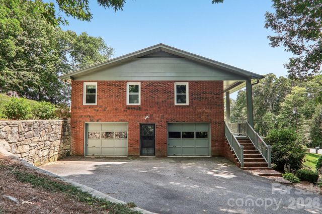 57 Chateau Place, Waynesville, NC 28786