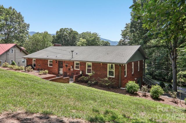 57 Chateau Place, Waynesville, NC 28786