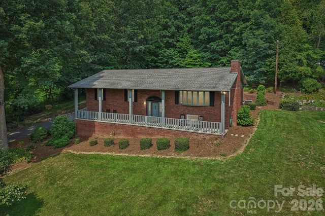 57 Chateau Place, Waynesville, NC 28786