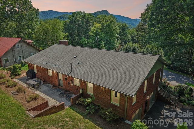 57 Chateau Place, Waynesville, NC 28786