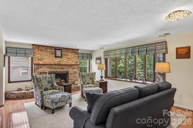 57 Chateau Place, Waynesville, NC 28786