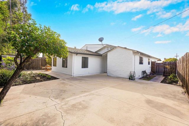 2126 Gross St, Milpitas, CA 95035