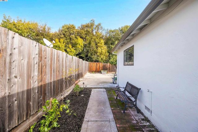 2126 Gross St, Milpitas, CA 95035