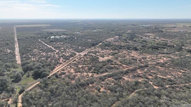 0000 CR 307, Jourdanton, TX 78026