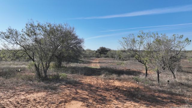 0000 CR 307, Jourdanton, TX 78026