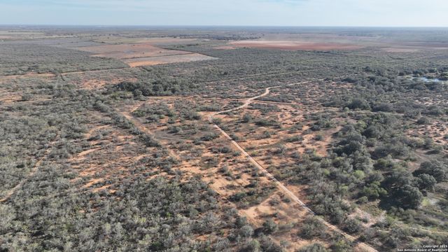 0000 CR 307, Jourdanton, TX 78026