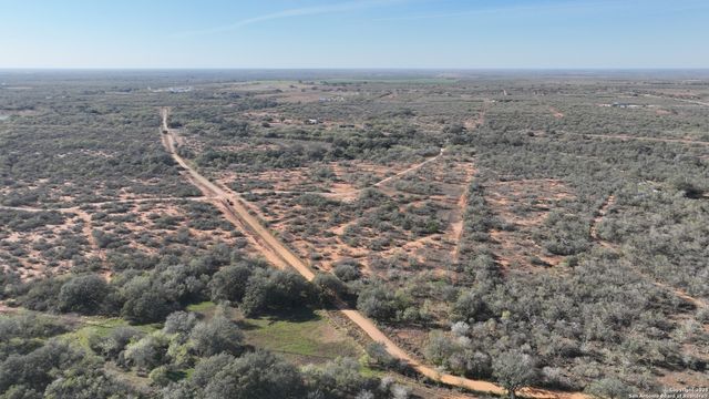 0000 CR 307, Jourdanton, TX 78026