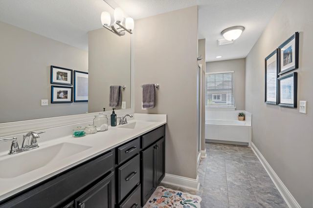 18147 Glassfern Lane, Lakeville, MN 55044