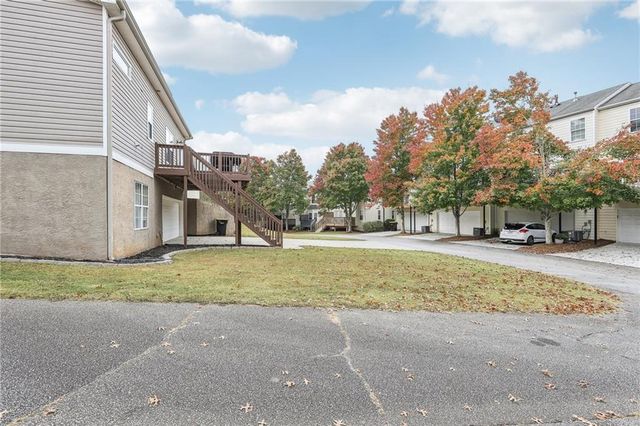 49 High Point Circle, Newnan, GA 30265