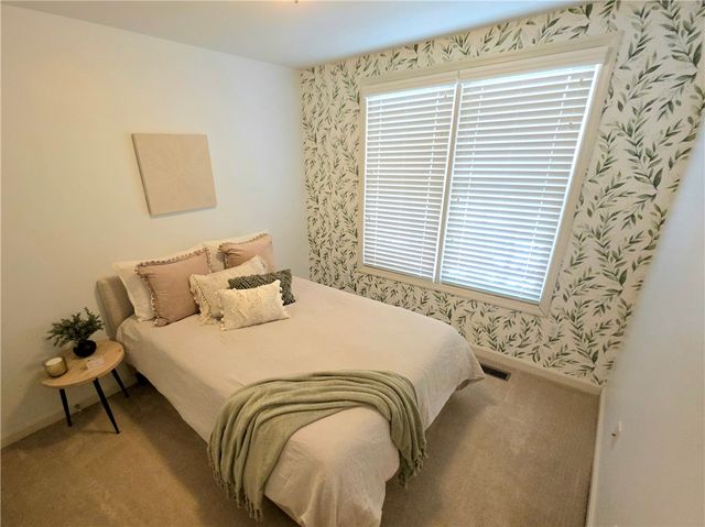 409 Marshall Heights Dr, Marshall, PA 15090