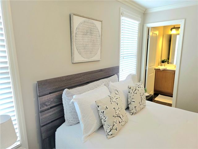 409 Marshall Heights Dr, Marshall, PA 15090