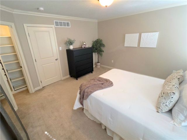 409 Marshall Heights Dr, Marshall, PA 15090