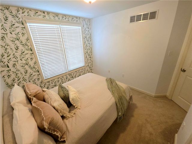 409 Marshall Heights Dr, Marshall, PA 15090