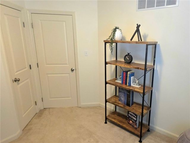 409 Marshall Heights Dr, Marshall, PA 15090