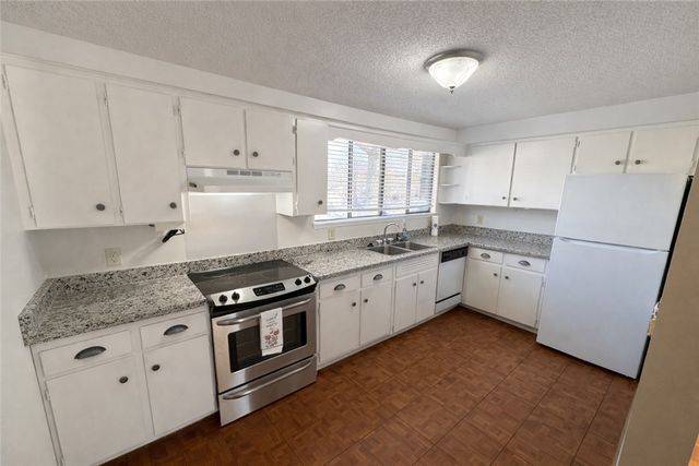 17 Briargate Place, Greenville, SC 29615