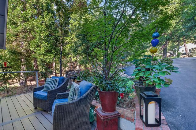 2664 Cable Rd, Camino, CA 95709