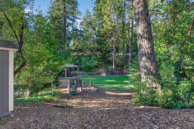 2664 Cable Rd, Camino, CA 95709
