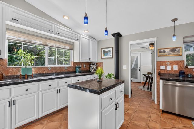 2664 Cable Rd, Camino, CA 95709