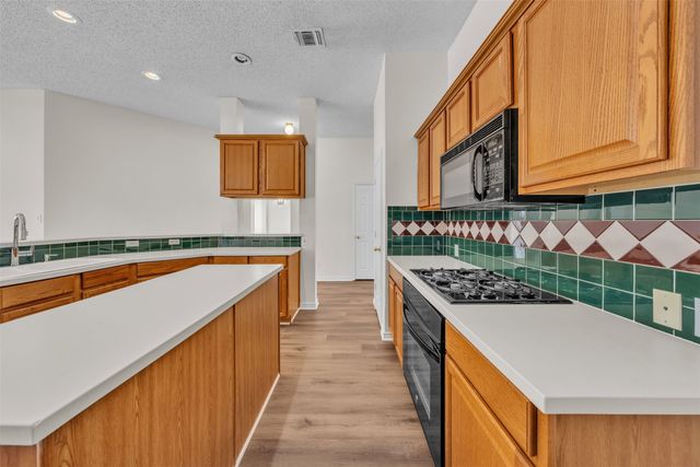 2202 Richmond Circle, Mansfield, TX 76063