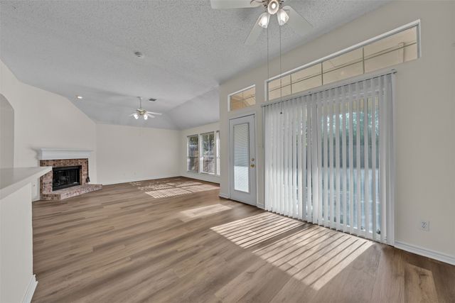 2202 Richmond Circle, Mansfield, TX 76063